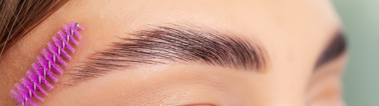 Brow Lamination in Dubai: The Technique Behind Fuller Brows