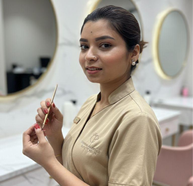 nail technician beautician